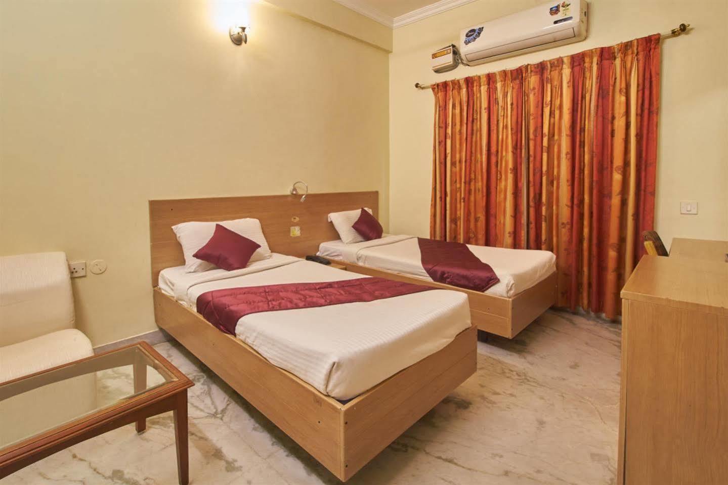 Fabhotel Royal Star Chennai Bagian luar foto